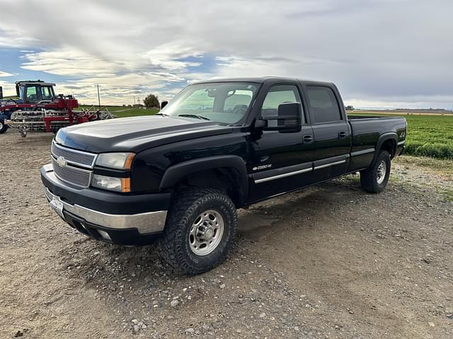 Image of Chevrolet 2500HD equipment image 1