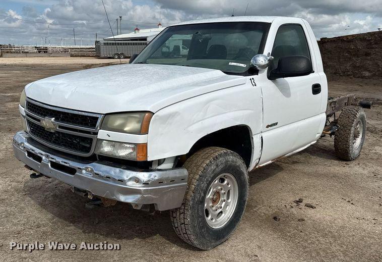 Image of Chevrolet 2500HD Primary image