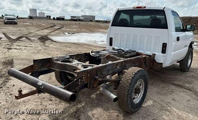 Image of Chevrolet 2500HD equipment image 4
