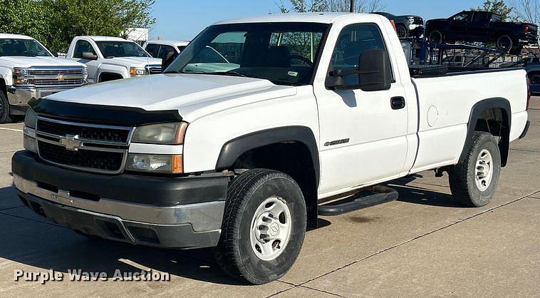 Image of Chevrolet 2500HD Primary image