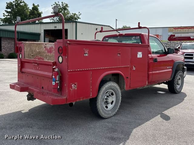 Image of Chevrolet 2500HD equipment image 4