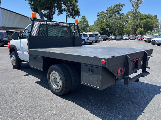 Image of Chevrolet 3500 equipment image 3