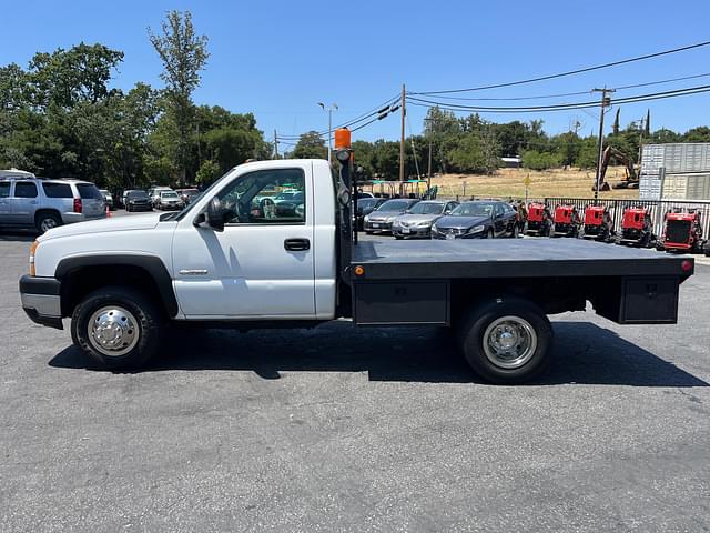 Image of Chevrolet 3500 equipment image 2