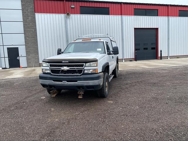 Image of Chevrolet 3500 equipment image 1