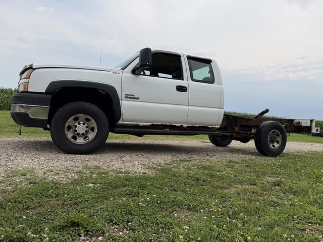 Image of Chevrolet 3500 equipment image 1