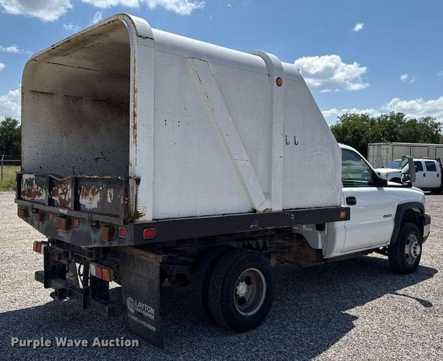 Image of Chevrolet 3500 equipment image 4