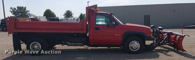 Image of Chevrolet 3500 equipment image 3