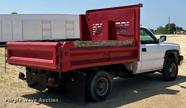 Image of Chevrolet 3500 equipment image 4