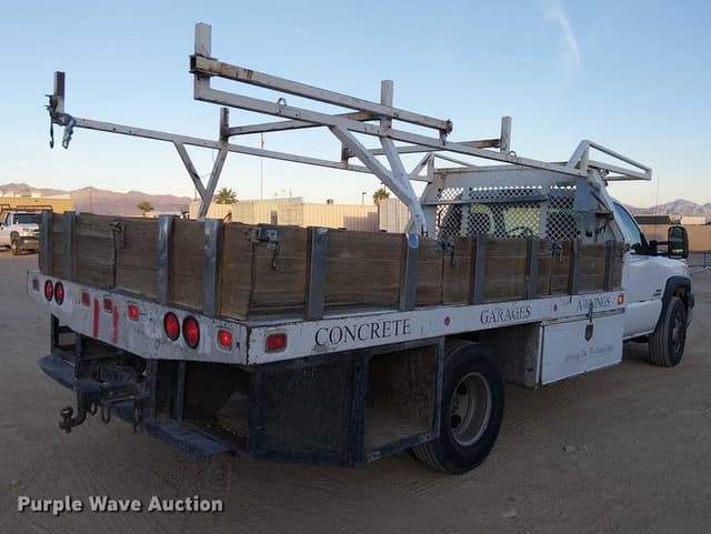 Image of Chevrolet 3500 equipment image 4