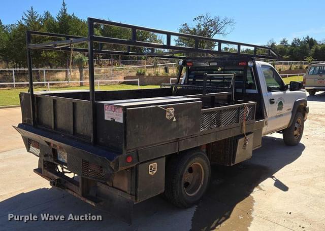 Image of Chevrolet 3500 equipment image 4