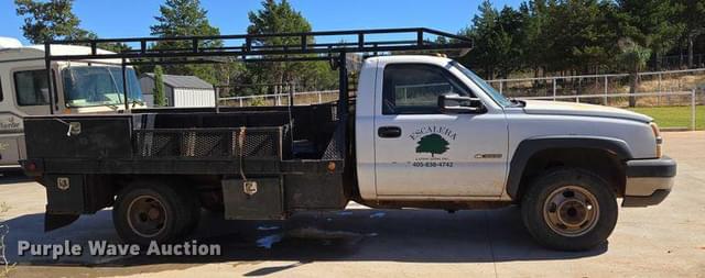 Image of Chevrolet 3500 equipment image 3