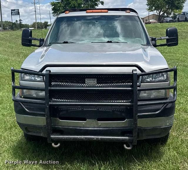 Image of Chevrolet 3500 equipment image 1