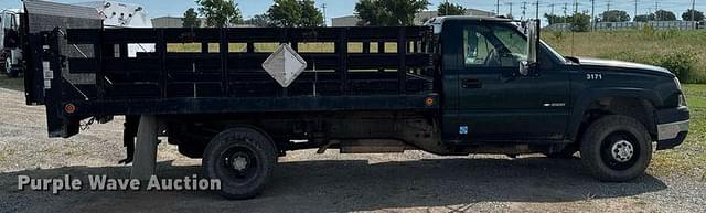 Image of Chevrolet 3500 equipment image 3