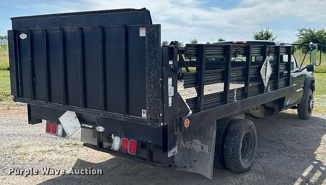 Image of Chevrolet 3500 equipment image 4