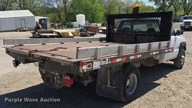 Image of Chevrolet 3500 equipment image 4