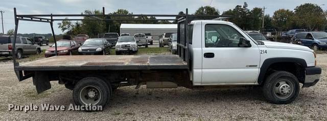 Image of Chevrolet 3500 equipment image 3