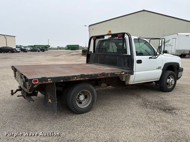 Image of Chevrolet 3500 equipment image 4