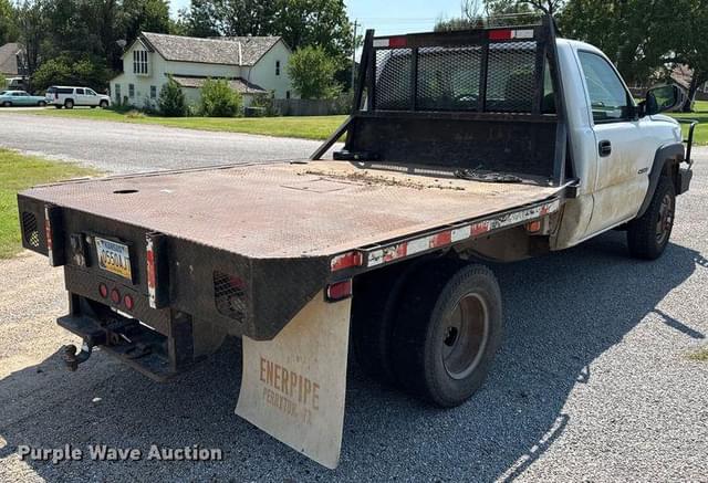 Image of Chevrolet 3500 equipment image 4
