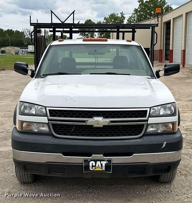Image of Chevrolet 3500 equipment image 1