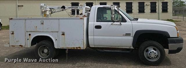 Image of Chevrolet 3500 equipment image 3