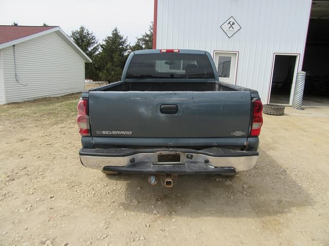Image of Chevrolet Silverado equipment image 1