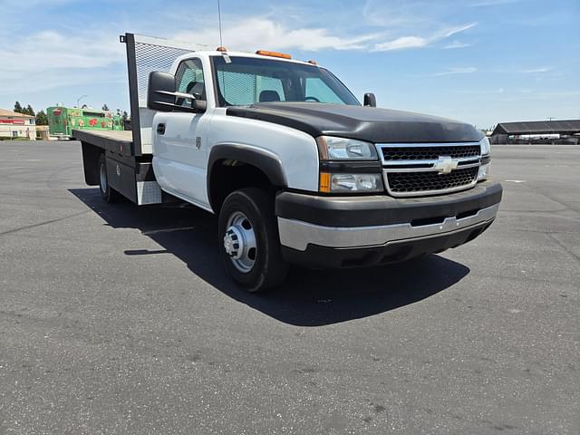 Image of Chevrolet Silverado equipment image 1