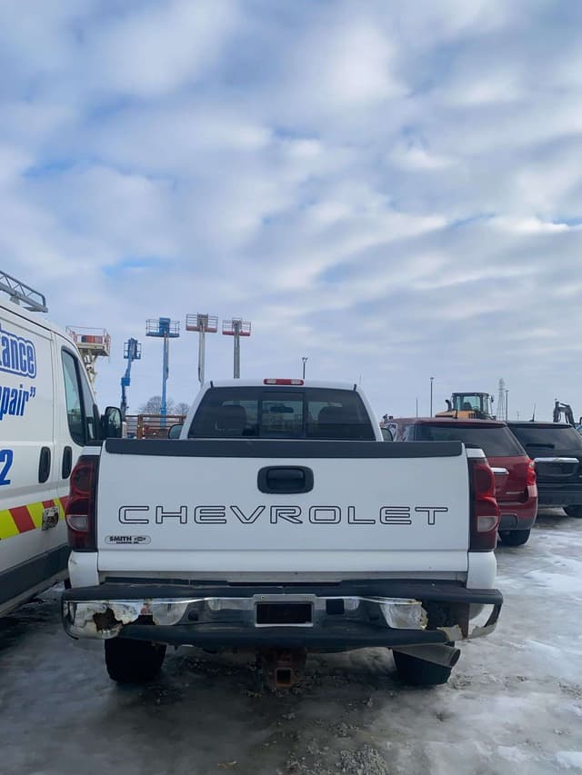 Image of Chevrolet K2500 equipment image 4