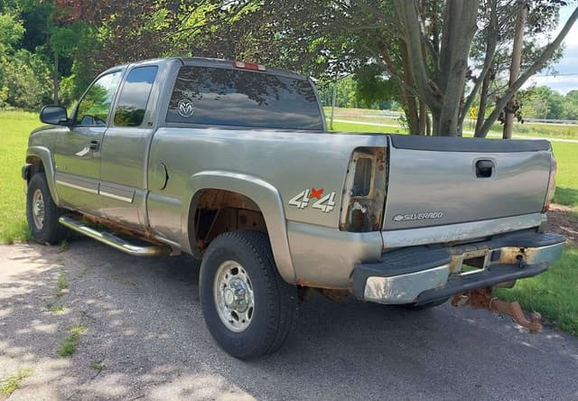 Image of Chevrolet 2500HD equipment image 4