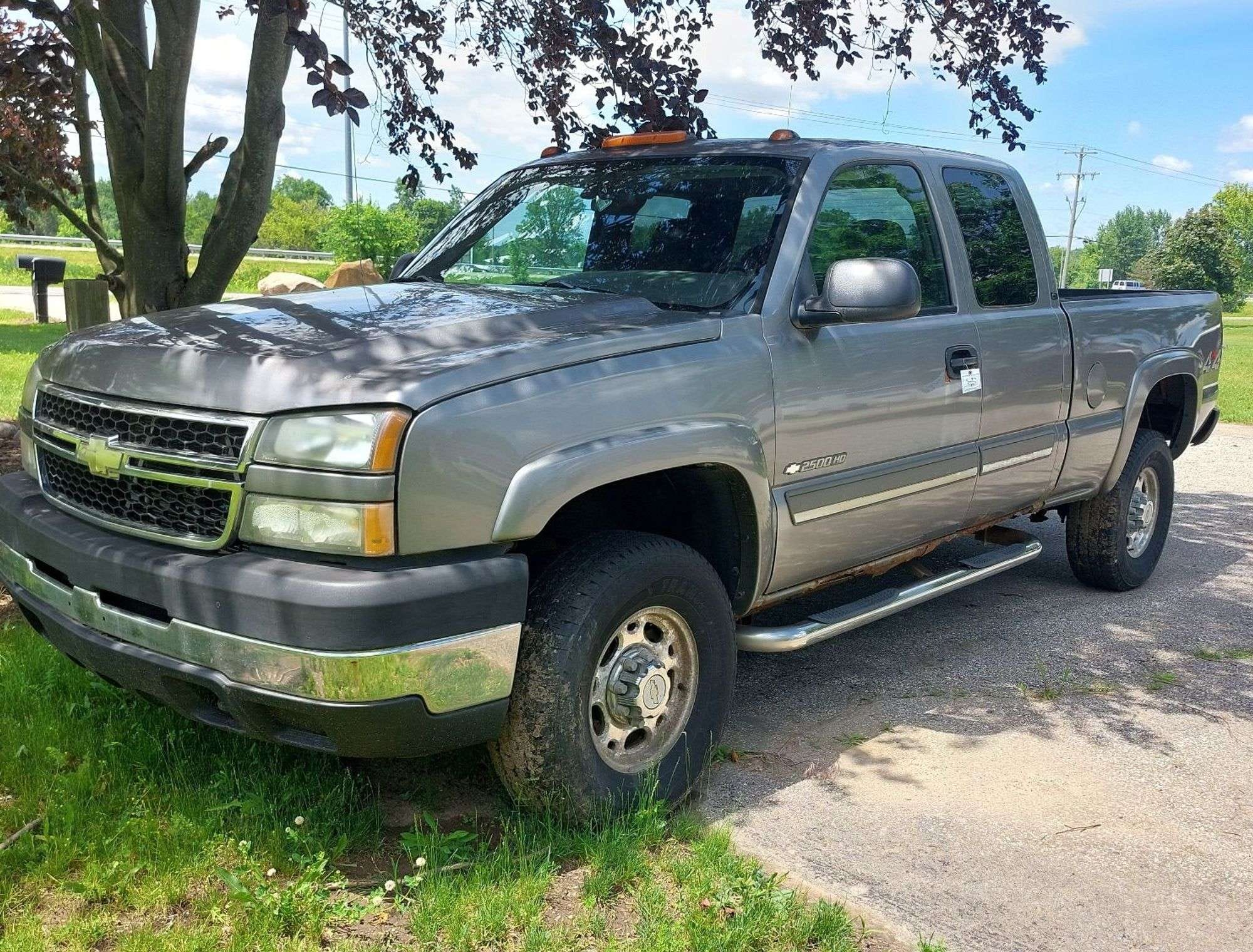2006 Chevrolet 2500HD Equipment Image0