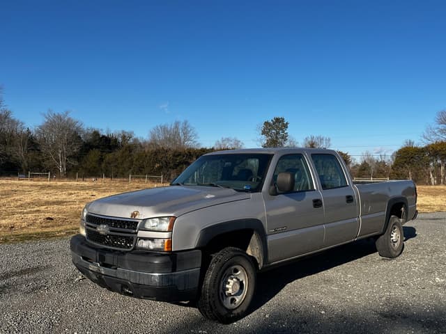 Image of Chevrolet Silverado equipment image 4