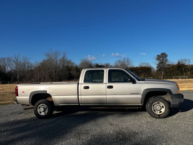 Image of Chevrolet Silverado equipment image 1