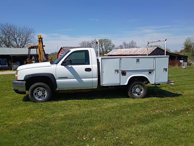 Image of Chevrolet 2500HD equipment image 2