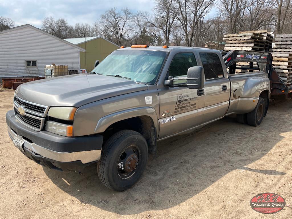Image of Chevrolet Silverado Primary image