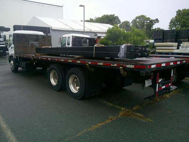 Image of Chevrolet T8500 equipment image 2