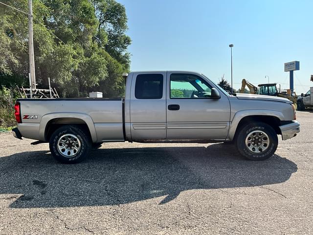 Image of Chevrolet 1500 equipment image 4