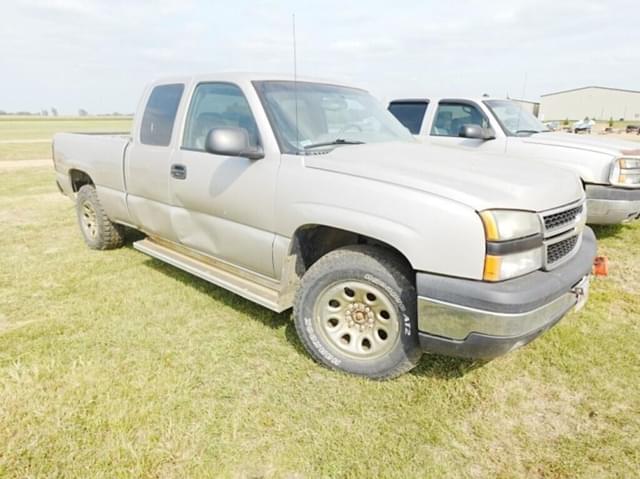 Image of Chevrolet 1500 equipment image 1