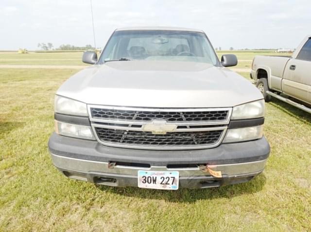 Image of Chevrolet 1500 equipment image 4