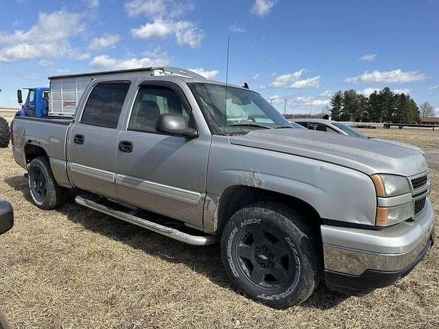 Image of Chevrolet 1500 equipment image 4