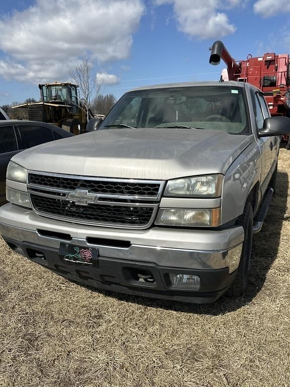 Image of Chevrolet 1500 equipment image 1