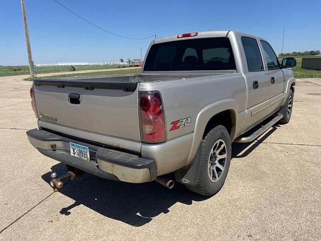 Image of Chevrolet 1500 equipment image 2