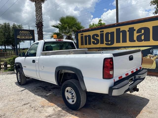 Image of Chevrolet 2500HD equipment image 1