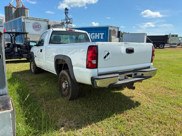 Image of Chevrolet 2500 equipment image 1