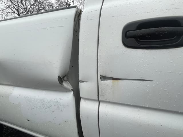 Image of Chevrolet 2500HD equipment image 3