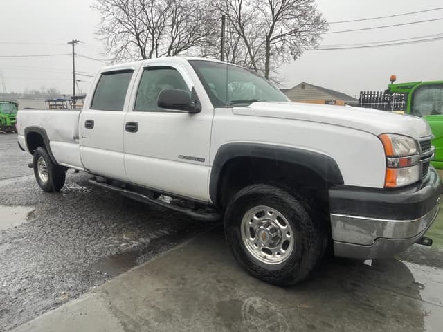 Image of Chevrolet 2500HD equipment image 1