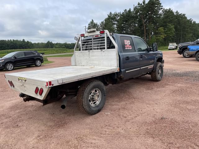 Image of Chevrolet 2500 equipment image 3
