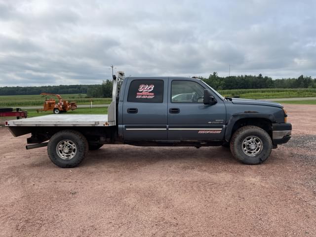Image of Chevrolet 2500 equipment image 2