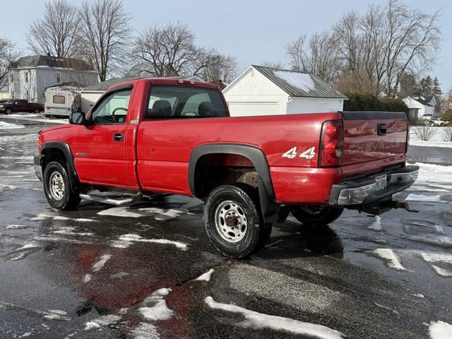 Image of Chevrolet 2500HD equipment image 3