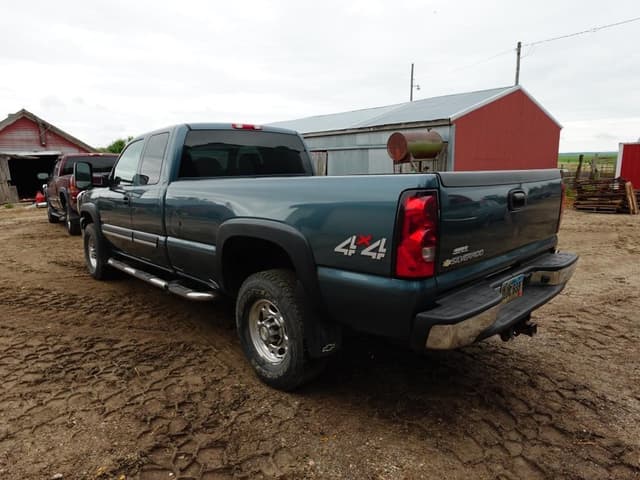 Image of Chevrolet 2500 equipment image 3