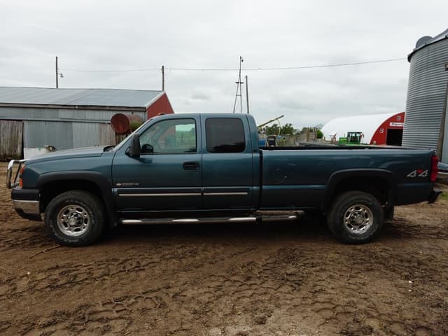 Image of Chevrolet 2500 equipment image 2