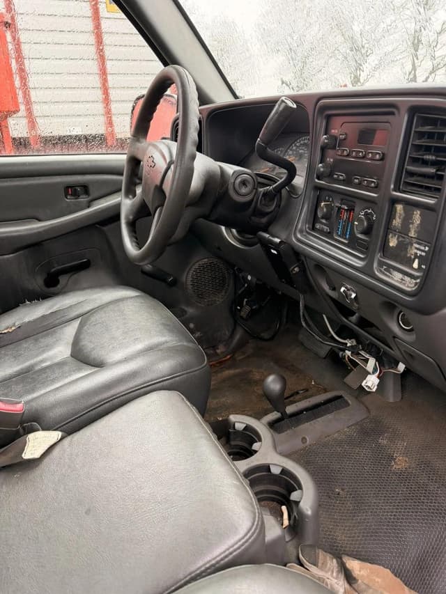 Image of Chevrolet 2500 equipment image 3